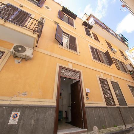 Casa Vacanze Alma B&B Grazioso Appartamento Sul Lungomare Di Pozzuoli A 300Mt Dal Centro E Dal Rione Terra By Movery Exterior foto